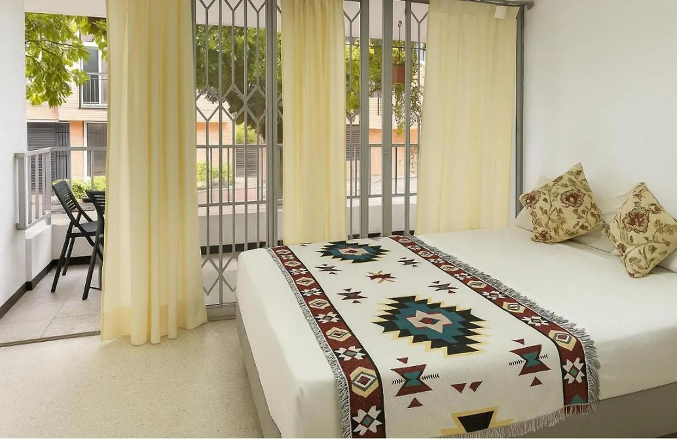 Apartamento Loft Cerca A Laureles, Wifi, Cerca Metro Y Guarda Equipaje Gratis!! Medellín