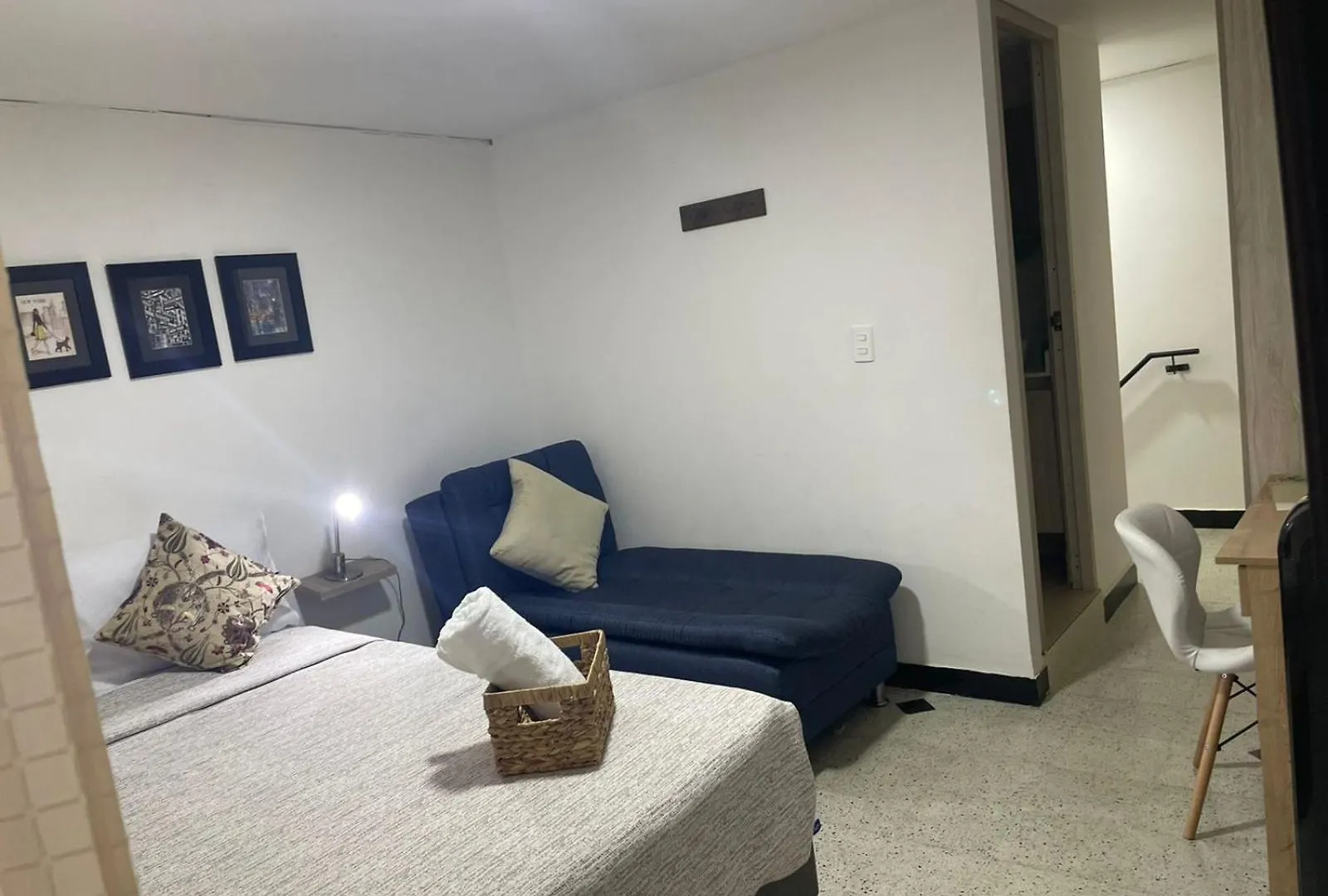 Apartment Loft Central, Cerca A Laureles Guarda Meletas Gratis!! Medellin Colombia