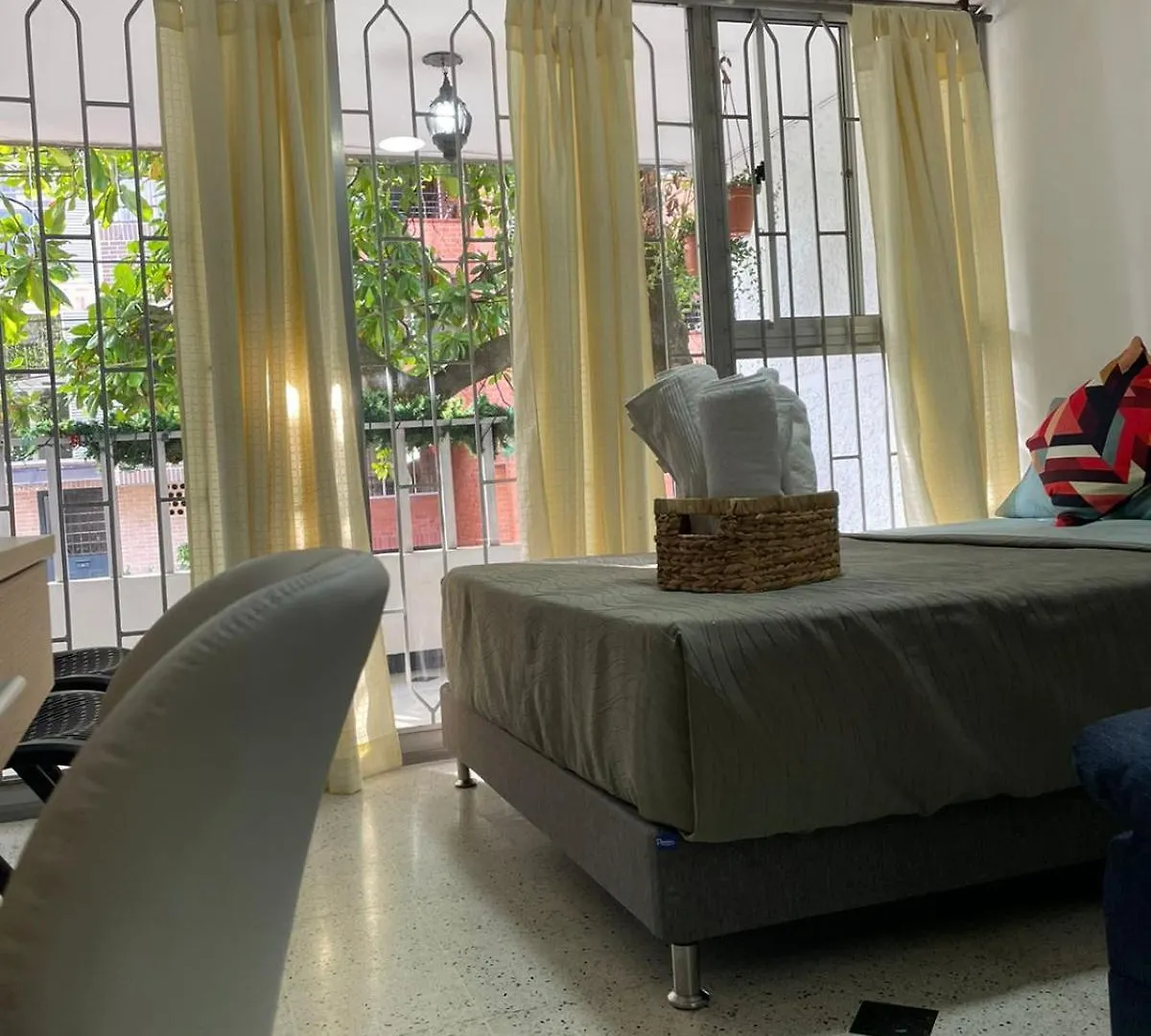 Apartment Loft Central, Cerca A Laureles Guarda Meletas Gratis!! Medellin