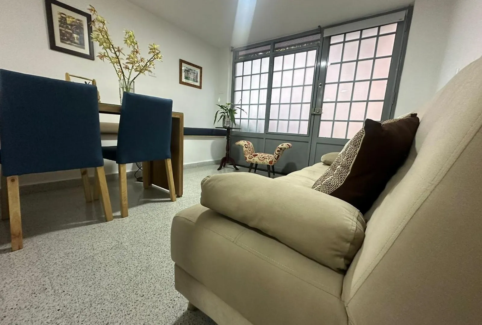 Loft Central, Cerca A Laureles Guarda Meletas Gratis!! Medellin