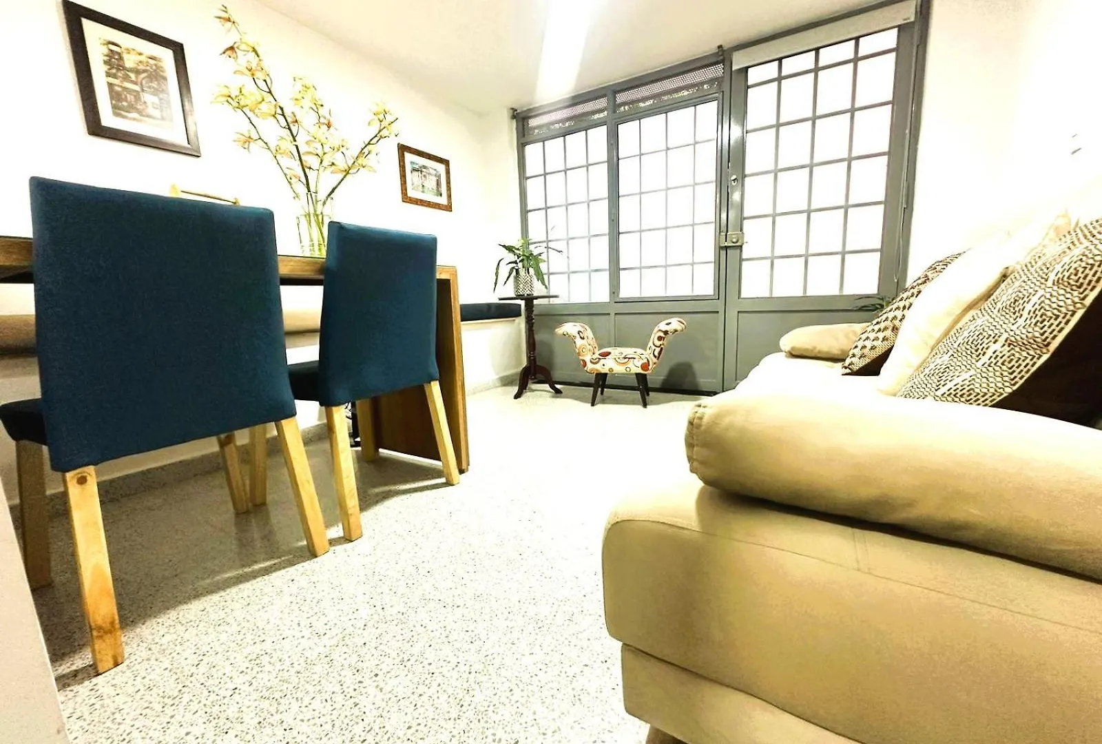 Loft Central, Cerca A Laureles Guarda Meletas Gratis!! Medellin 0*,  Colombia