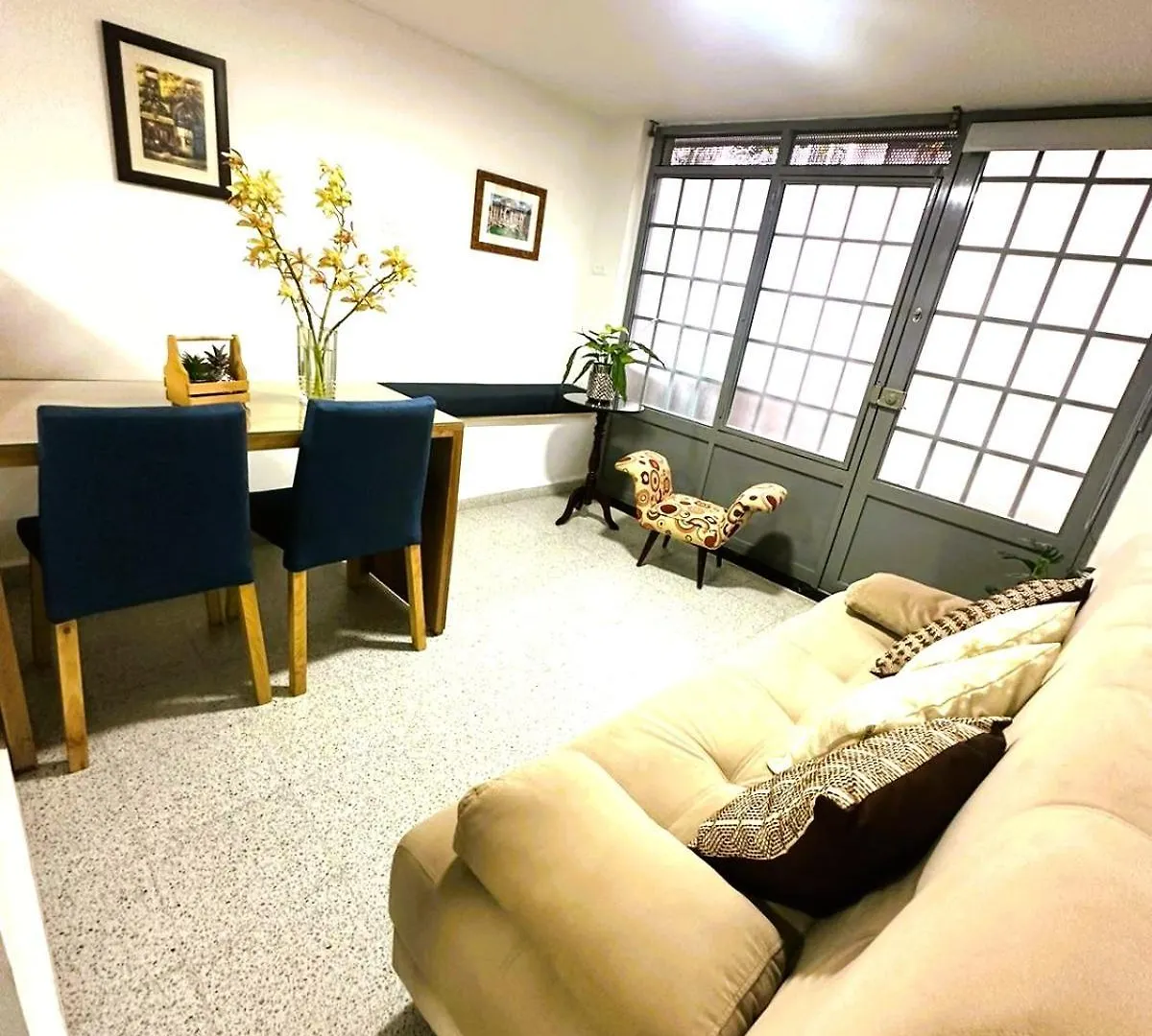 Apartment Loft Central, Cerca A Laureles Guarda Meletas Gratis!! Medellin Colombia
