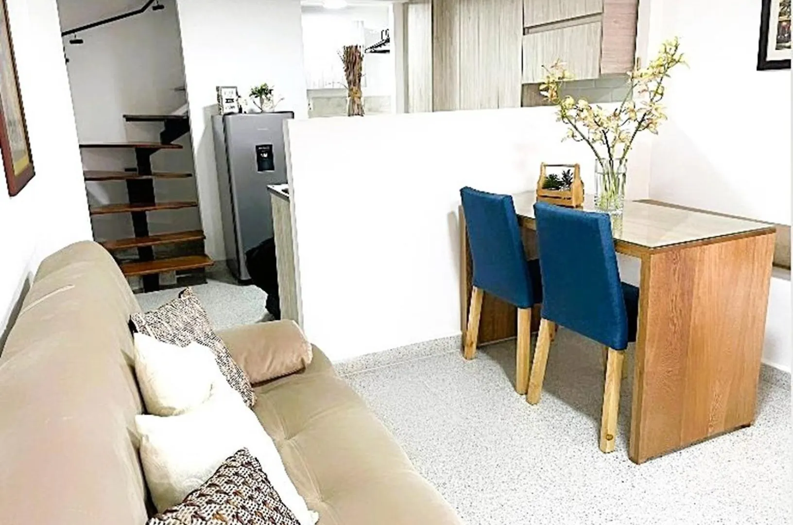 Loft Central, Cerca A Laureles Guarda Meletas Gratis!! Medellin
